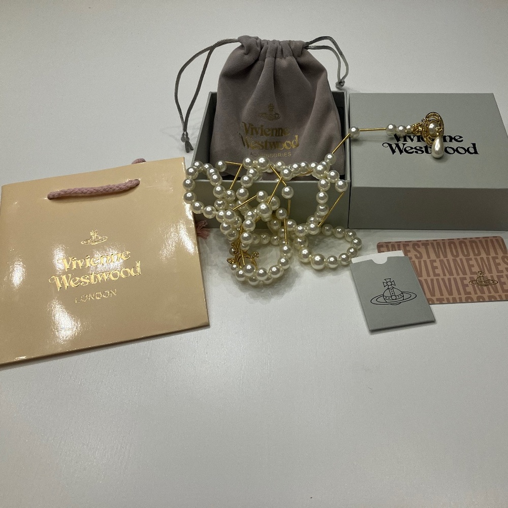 Vivienne Westwood Irregular Three Row Pearl Bas Relief Choker